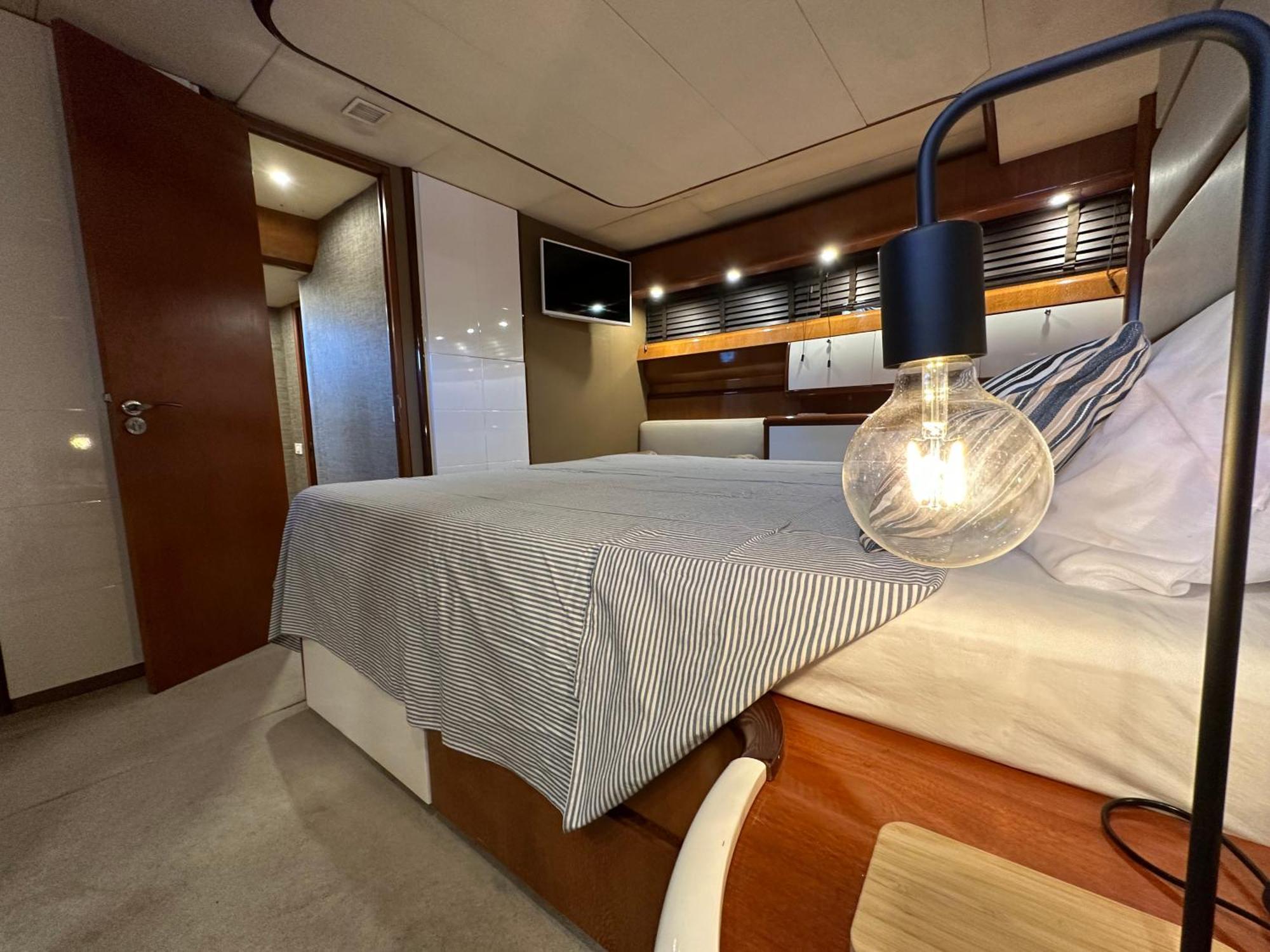 Yacht 20Metros Hotel Sant Adria de Besos Bagian luar foto